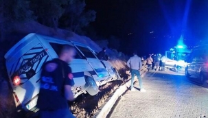 Adıyaman’da minibüs devrildi: 10 yaralı