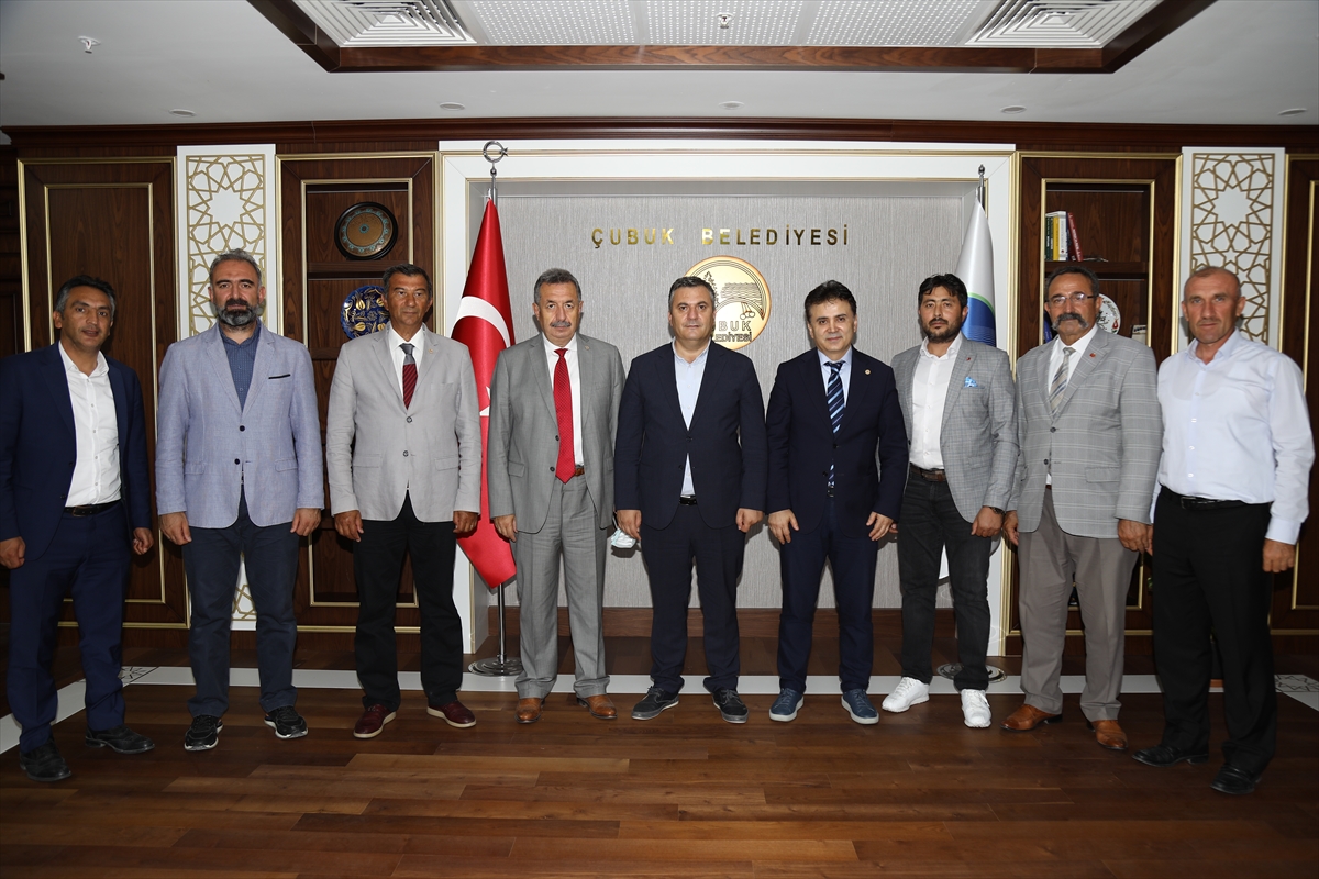 Ankara Amatör Spor Kulüpleri Federasyonu Başkanı Kandazoğlu'ndan Çubuk Belediye Başkanı Demirbaş'a ziyaret