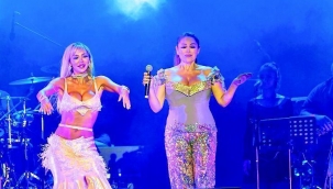 Aşkın Nur Yengi'den oryantal sürprizi