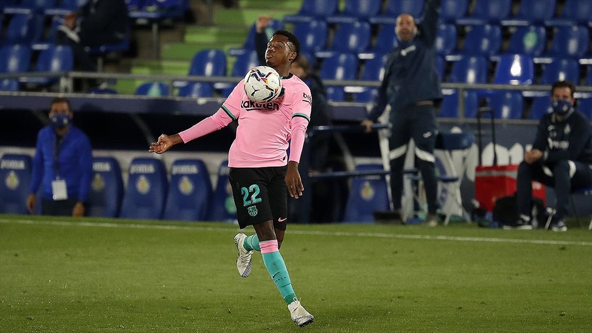 Barcelona'nın yeni '10 numarası' Ansu Fati oldu