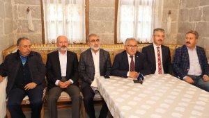 Başkan Büyükkılıç: Kayseri'de açıkta kalan öğrenci söz konusu değil