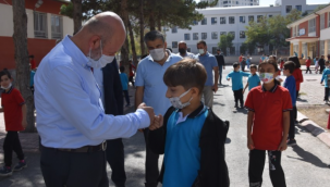 Başkan Çolakbayrakdar ile küçük çocuk arasında tebessüm ettiren diyalog