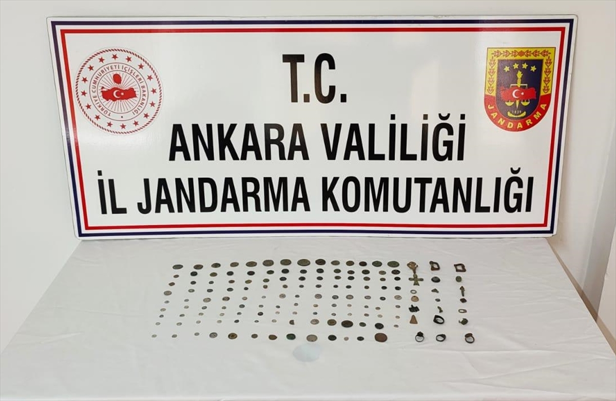 Başkentte tarihi eser niteliği taşıdığı değerlendirilen 125 sikke ve çeşitli objeler ele geçirildi