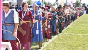 Bilal Erdoğan: Biz at üstünde ok ve kılıç ile yükselmiş milletiz