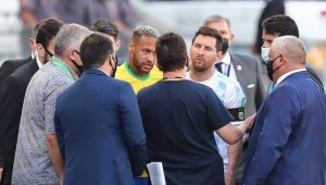 Brezilya-Arjantin maçı, Brezilya Sağlık Kurulu yetkililerinin sahaya müdahalesi nedeniyle durdu