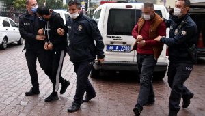 Çaldıkları otomobille gezerken yakalandılar