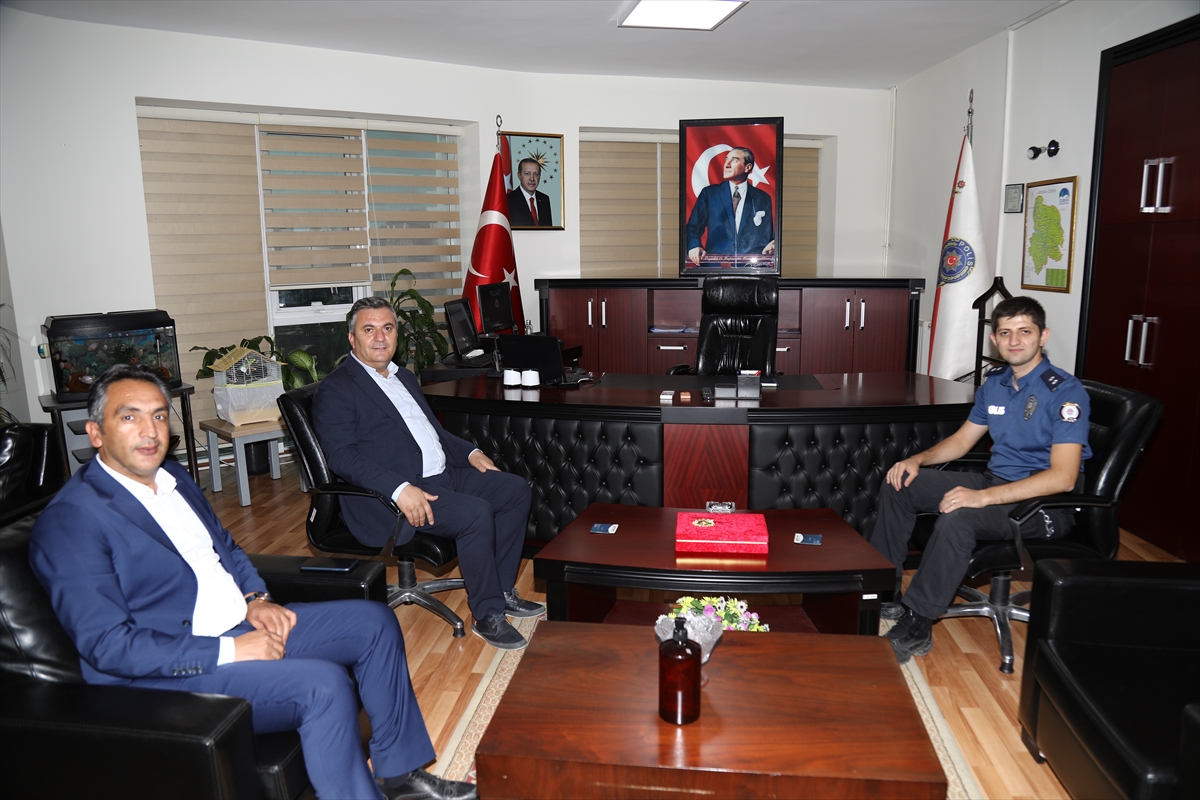 Çubuk Belediye Başkanı Demirbaş'tan yeni göreve atananlara ziyaret