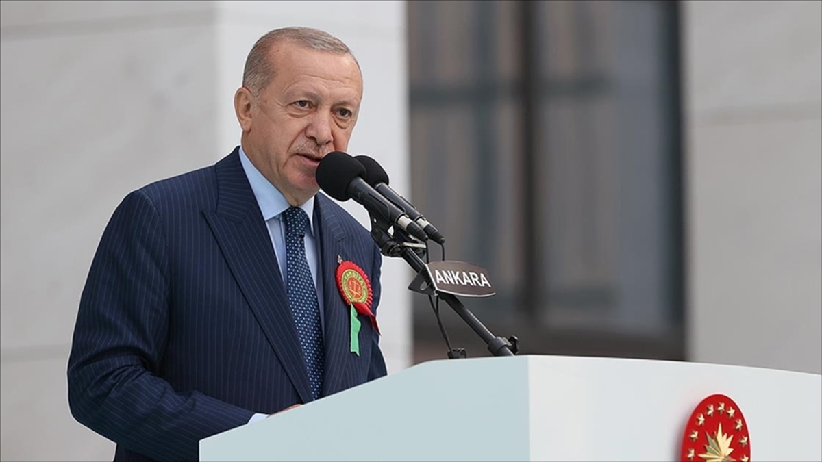 Cumhurbaşkanı Erdoğan: Yeni anayasa hazırlığımızı önümüzdeki yılın ilk ayları milletimizin takdirine sunmakta kararlıyız