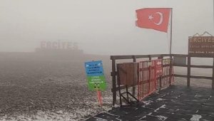 Erciyes'e 'kar' yağdı