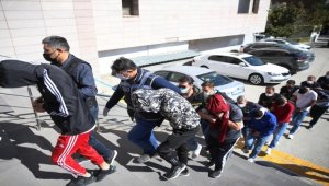 Eskişehir merkezli fuhuş operasyonunda 30 şüpheli gözaltına alındı