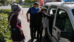 Geç kalan öğrenciyi sınava zabıta yetiştirdi