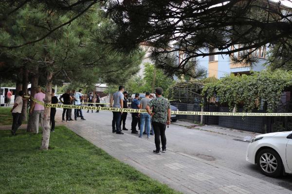 Husumetli olduğu komşusunu öldürdü