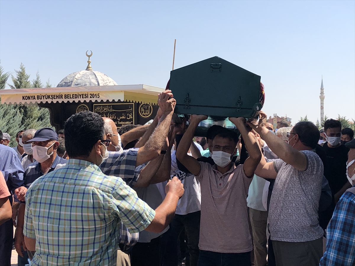 Konya'da otomobilin çarptığı 4 yaşındaki çocuğun cenazesi defnedildi