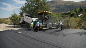 Melikgazi'de asfaltlama devam ediyor