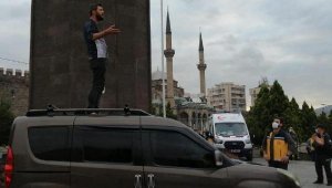 Nafakasını ödeyemeyince kendini yakmak istedi