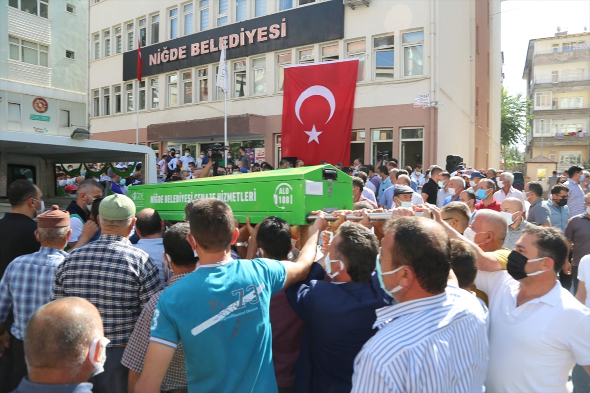 Niğde'de hayatını kaybeden belediye meclis üyesi son yolculuğuna uğurlandı