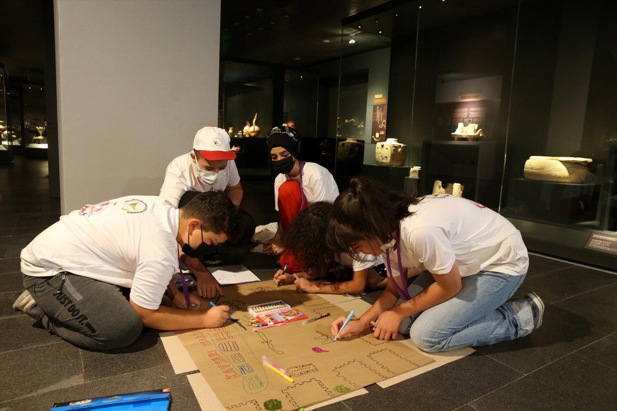 Öğrenciler bilimi uzmanların eşliğinde sahada keşfediyor