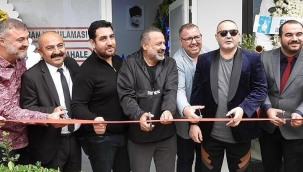 Şafak Sezer önce serum yedi, sonra açılış yaptı