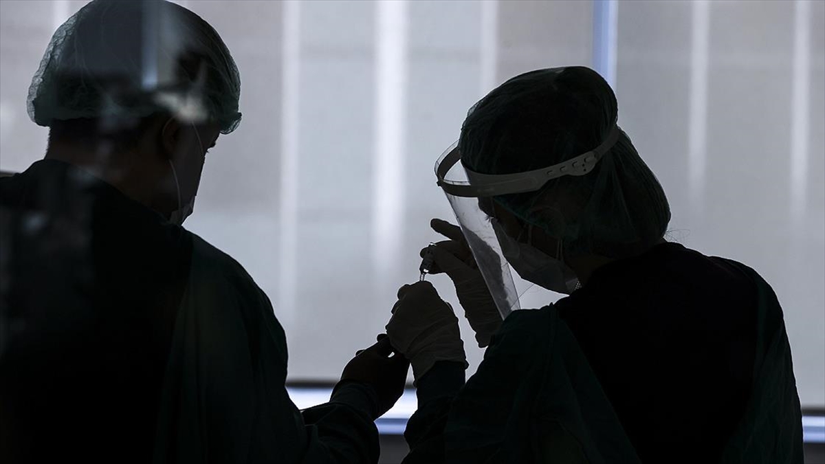 Türkiye'nin koronavirüsle mücadelesinde son 24 saatte yaşananlar