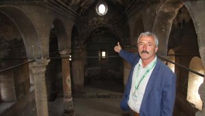 164 yıllık Rum kilisesinde defineci tahribatı