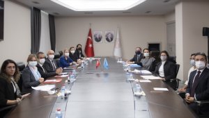 Bakan Özer, UNICEF Avrupa ve Orta Asya Bölge Direktörü Khan'ı kabul etti