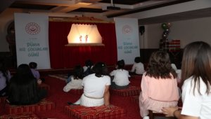 Bakan Yanık, Dünya Kız Çocukları Günü'nde korunma ve bakım altındaki çocuklarla buluştu