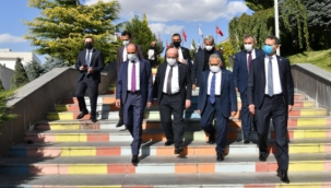 Başkan Büyükkılıç, Kayseri üniversitesi açılış dersine katıldı