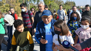 Başkan Büyükkılıç, "Yürüyüş ve Çocuk Şenliği"ne katıldı