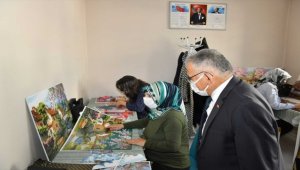 Başkan Memduh Büyükkılıç, sanat ve mesleki eğitim kurslarını ziyaret etti