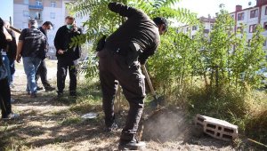 Ceset şüphesiyle kazılan çukurdan köpek ölüsü çıktı