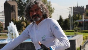 Emekli başkonsolosluk çalışanı bisikleti ile 10 bin 800 kilometre seyahat etti