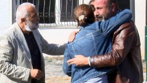 Fabrikasında çıkan yangını gözyaşlarıyla izledi