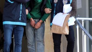 Hırsızlık şüphelisi saklandığı evde yakalandı