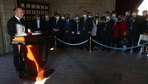 İçişleri Bakanı Soylu ve beraberindeki heyet Anıtkabir'i ziyaret etti