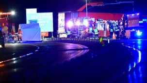 İslam düşmanı Lars Vilks geçirdiği kazada cayır cayır yanarak öldü