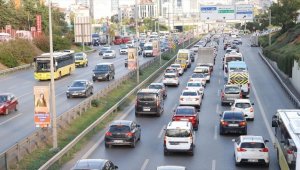 İstanbul'da trafik yoğunluğu yaşanıyor