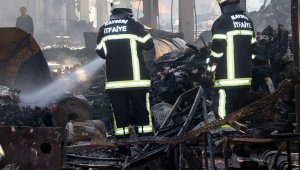 Kağıt fabrikasındaki yangın 6 saatte söndürüldü