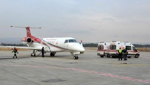 Kalp hastası 2 çocuk, uçak ambulansla İstanbul'a sevk edildi