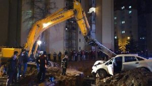 Kanalizasyon çukurunda araç çarpmasıyla ölen işçinin eşi: Sürücü neden kaçtı?