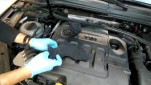 Kırıkkale'de otomobilin motor kısmına gizlenmiş tabanca bulundu