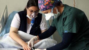 Koronavirüs tedavisi gören Gözde: Aşıya karar verdiğimiz hafta böyle oldu