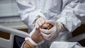 Kovid-19'a yakalananların parmaklarında oluşan lezyonların sebebi ortaya çıktı