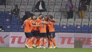 Medipol Başakşehir, Emre Belözoğlu dönemine Beşiktaş galibiyetiyle başladı