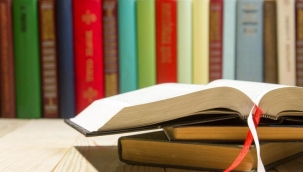 Mum Dibine Işık Vermez Atasözünün Anlamı Nedir? Kısaca Açıklaması Ve Örnek Cümle…