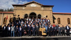 Niğde Valisi Yılmaz Şimşek, muhtarlarla bir araya geldi 