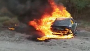 Otomobil alev topuna döndü