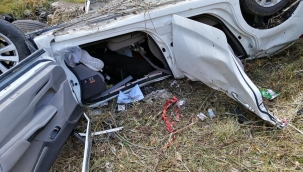 Otomobil dere yatağına düştü: 2 ölü