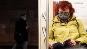 Rusya'da günlük Kovid-19 vakaları son bir aydır yükseliyor