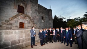 TBMM Başkanı Mustafa Şentop, Çankırı'da Taş Mescit'i ziyaret etti