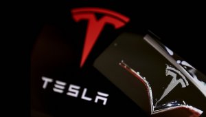 Tesla üçüncü çeyrekte rekor kar ve gelir elde etti